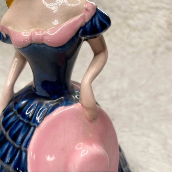 Vintage Southern Bell Lady Figurine Statue - Picture 3 of 11